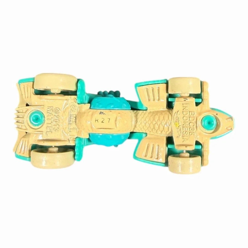 Hot Wheels 2022 Street Beasts Knight‎ Draggin' Toy Car